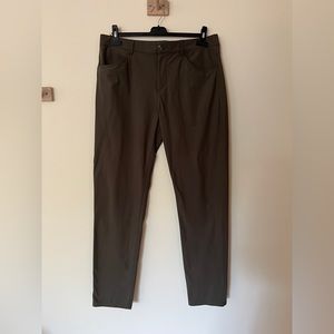 Vuori Meta pants size 34 | Dark Oregeno